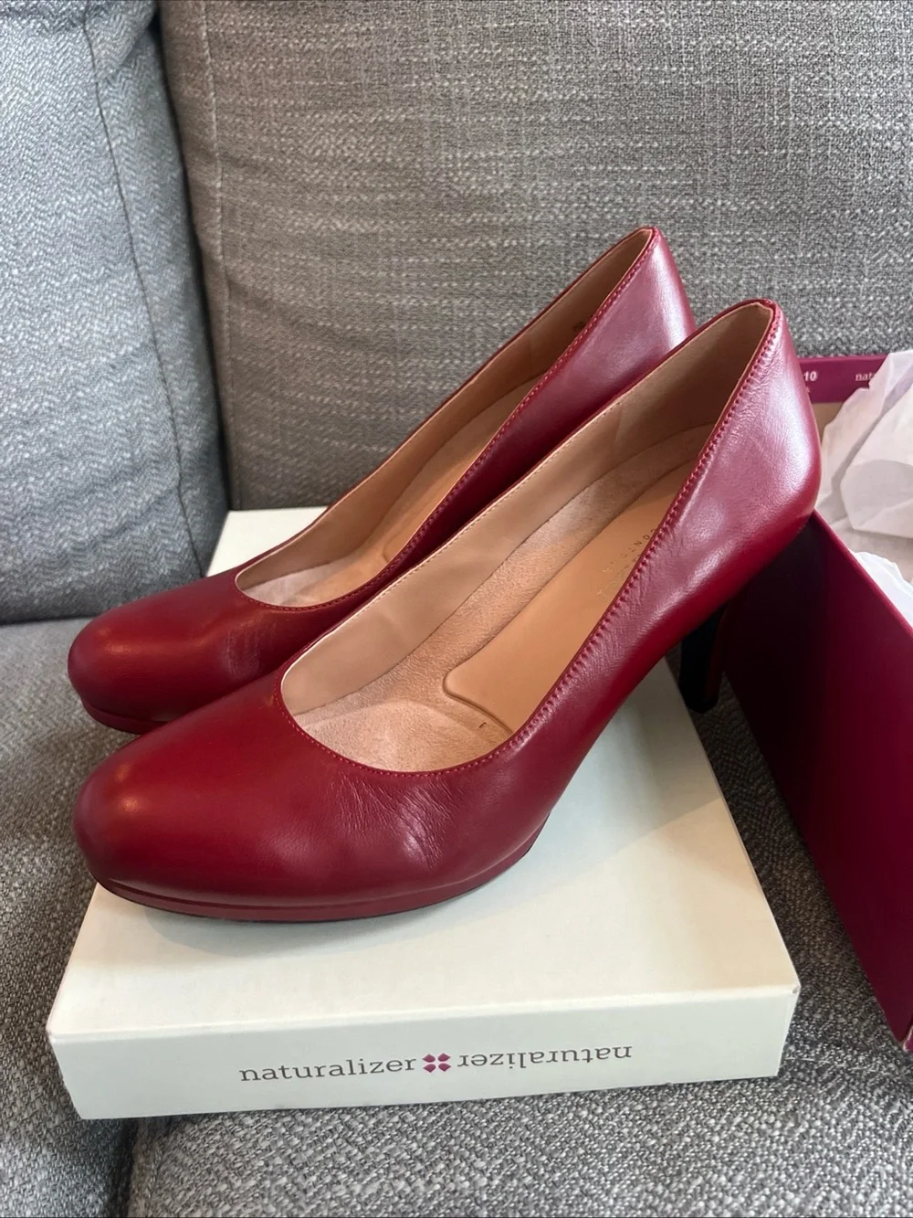 Naturalizer classic pumps